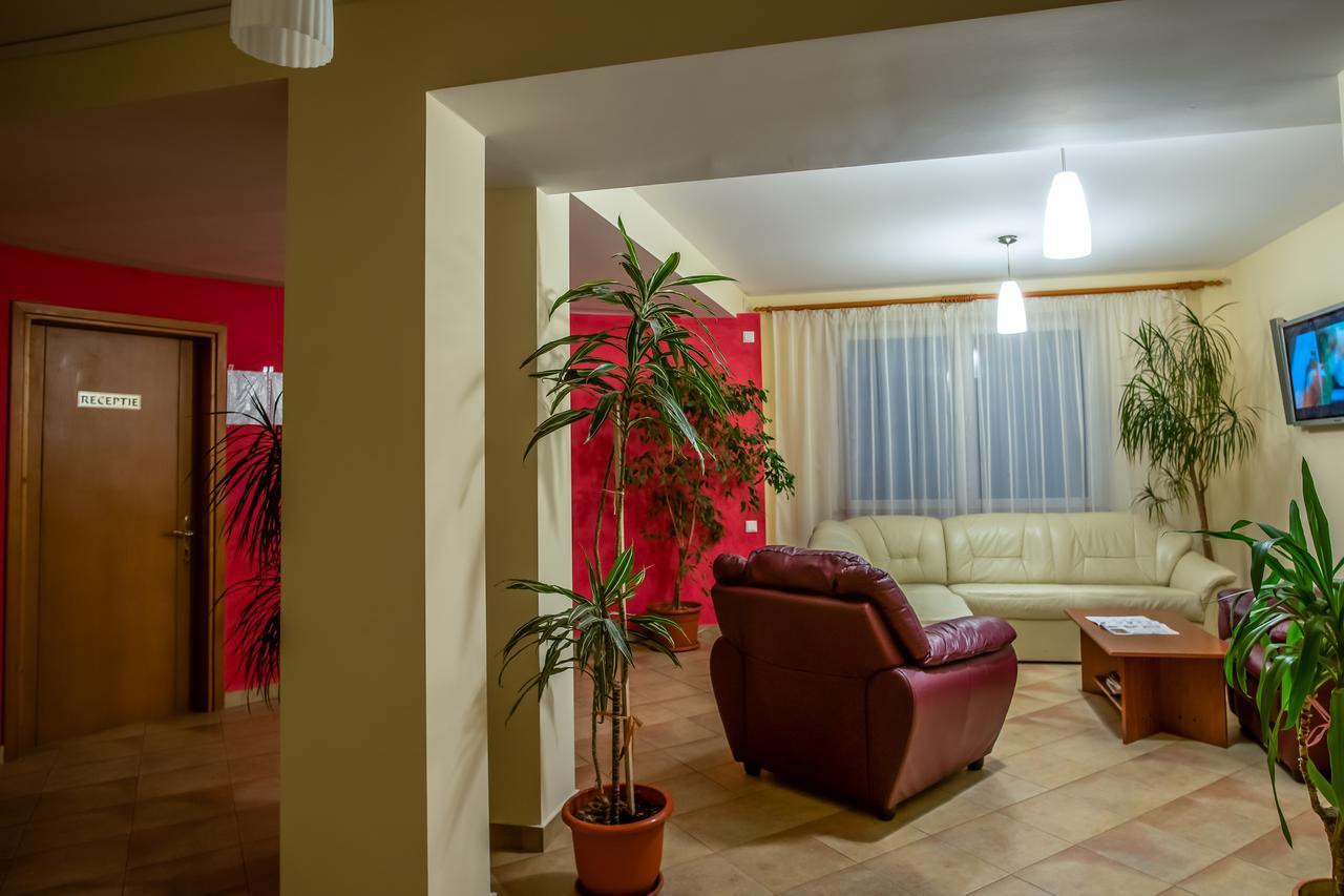 Hotel Maria Радівці Екстер'єр фото