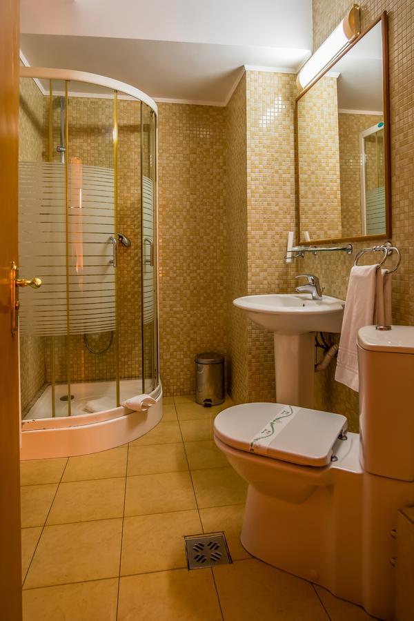 Hotel Maria Радівці Екстер'єр фото