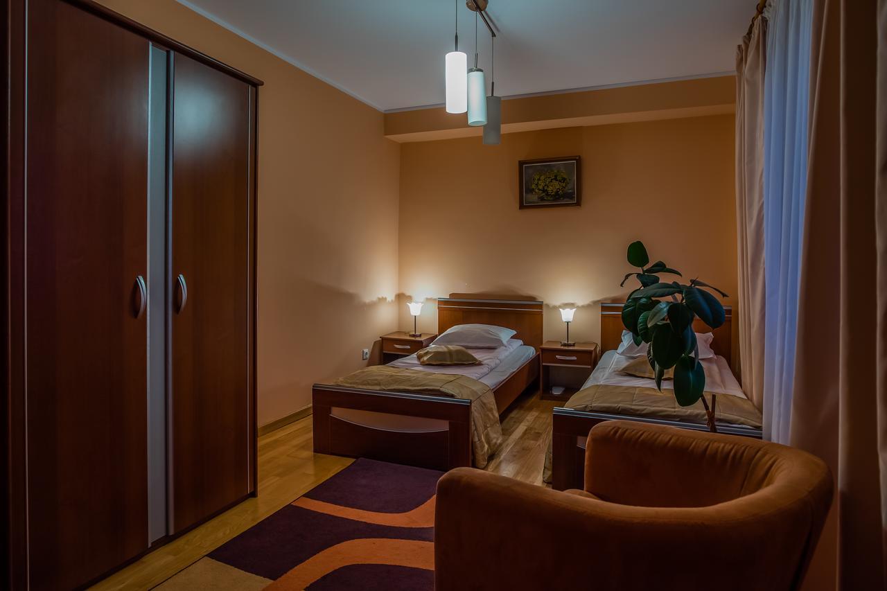 Hotel Maria Радівці Екстер'єр фото