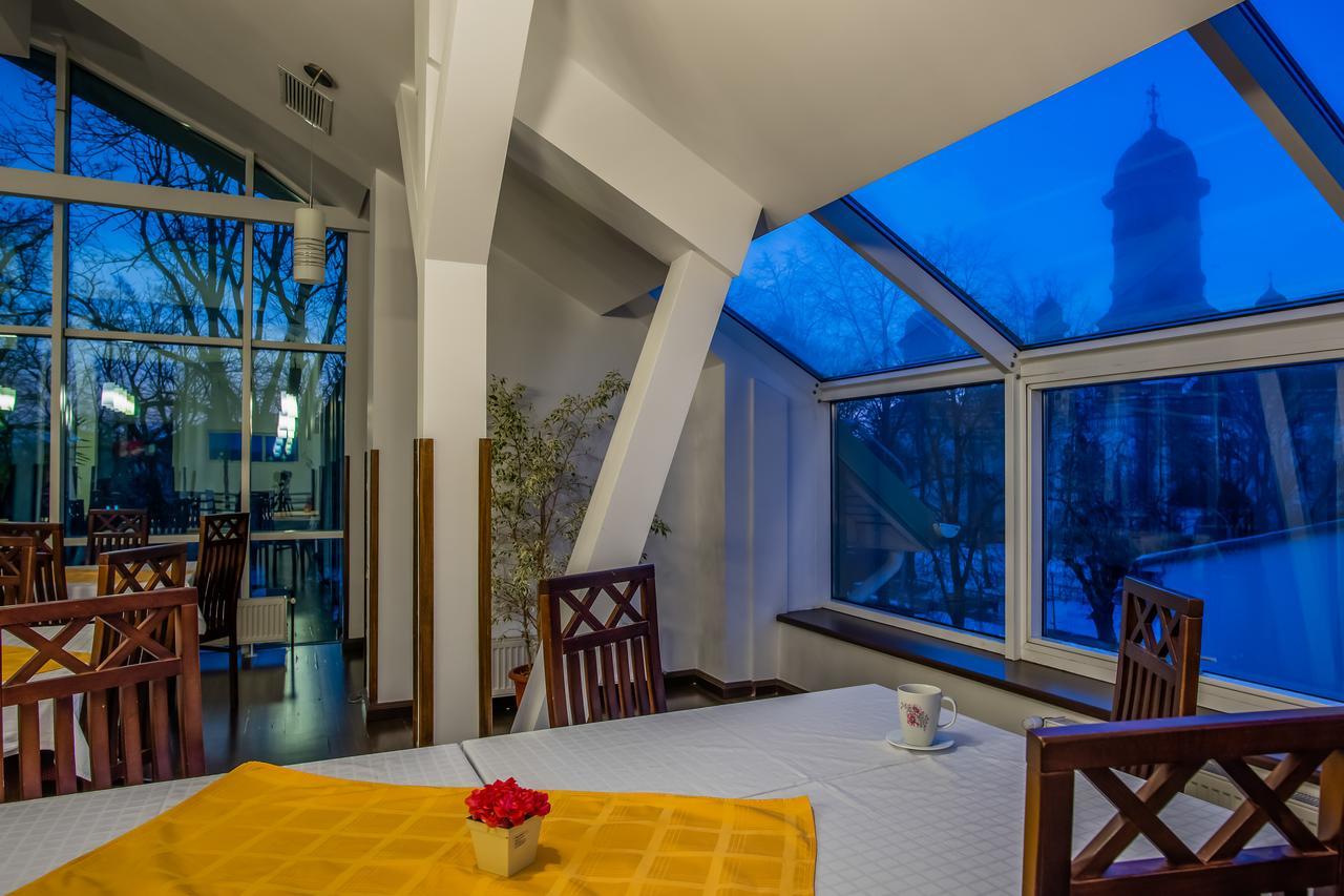 Hotel Maria Радівці Екстер'єр фото