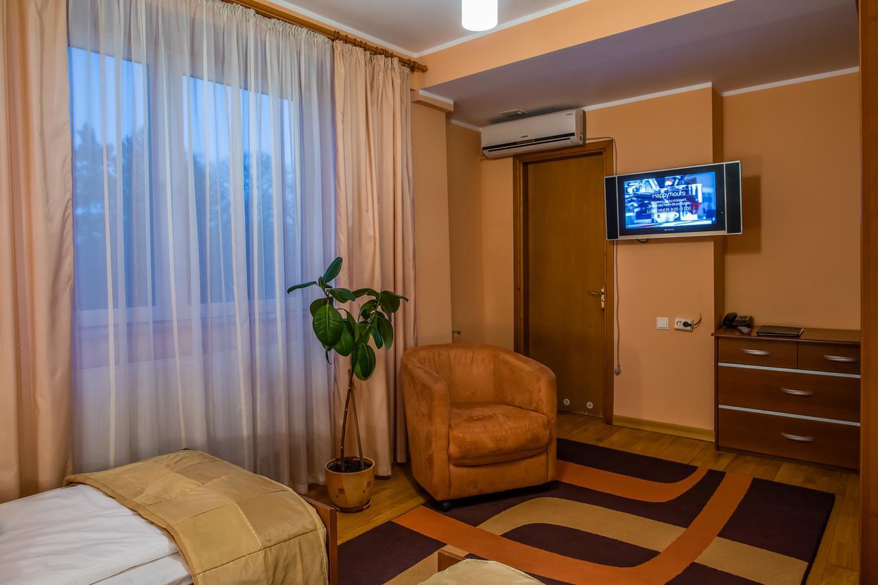 Hotel Maria Радівці Екстер'єр фото