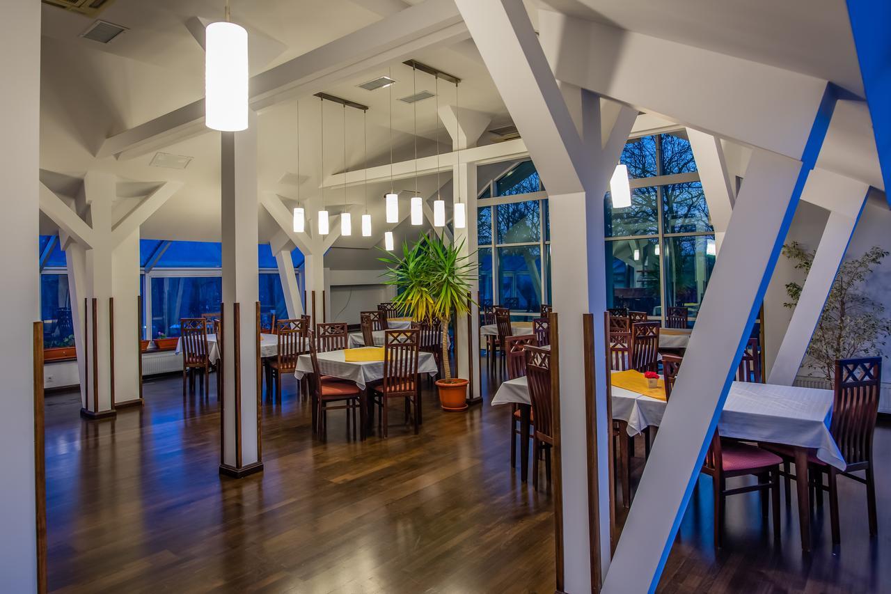 Hotel Maria Радівці Екстер'єр фото
